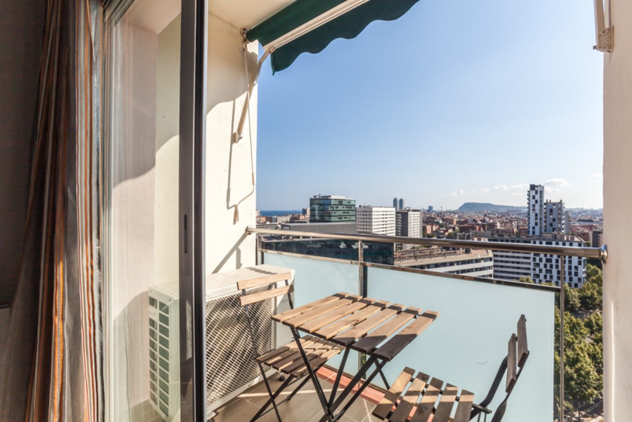 Piso con vistas panorámicas al mar y la ciudad