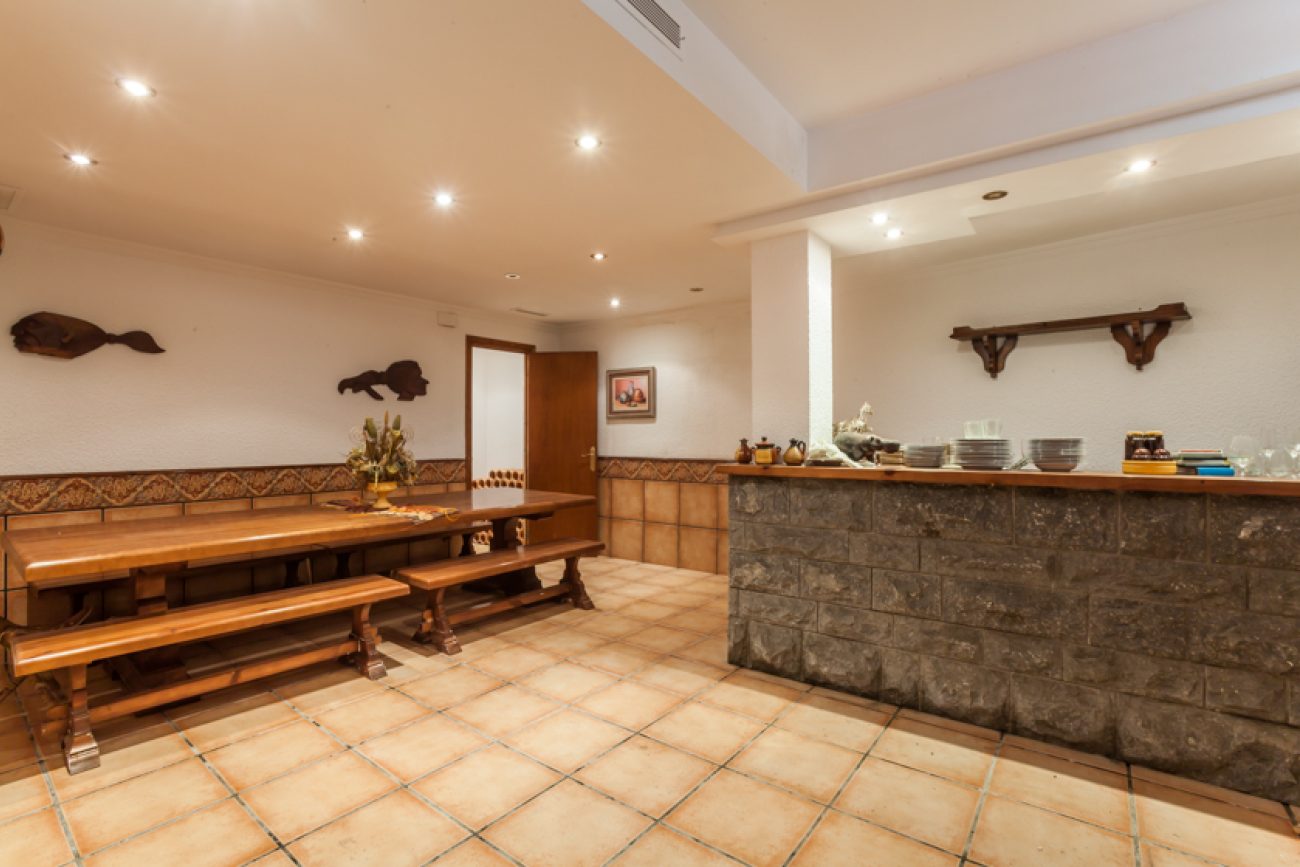 Lujosa casa de estilo clásico al lado de British School Gavá