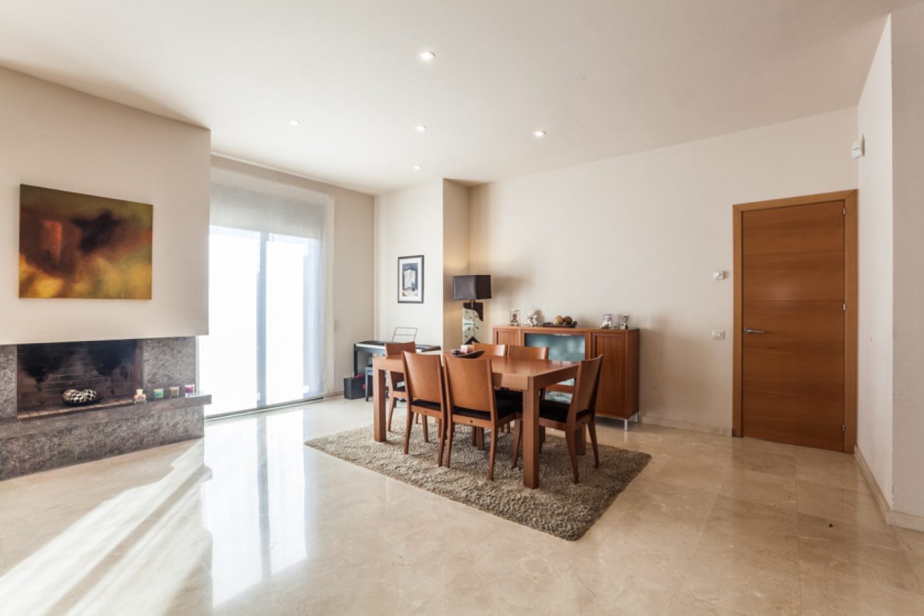 Gran casa con excelentes acabados en Premia de Dalt