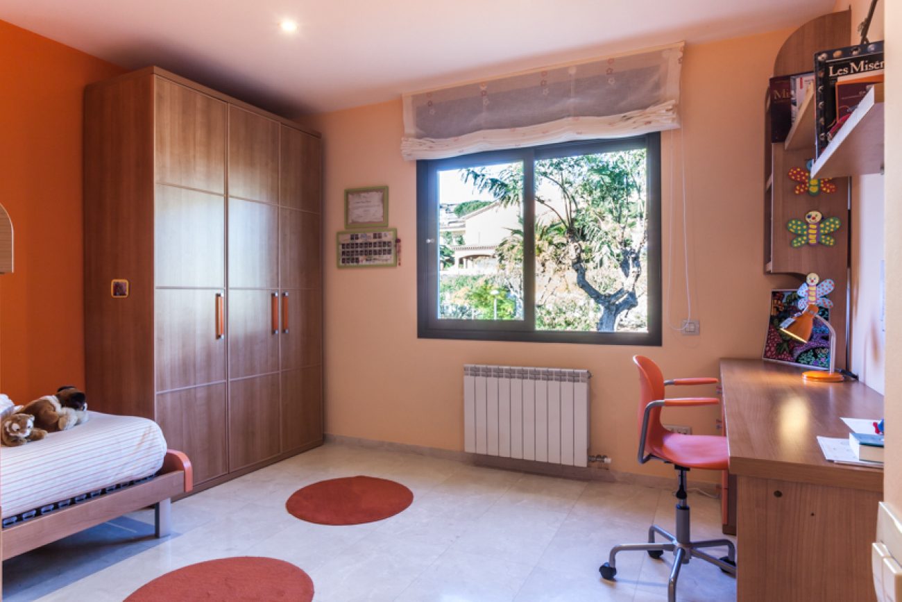 Gran casa con excelentes acabados en Premia de Dalt