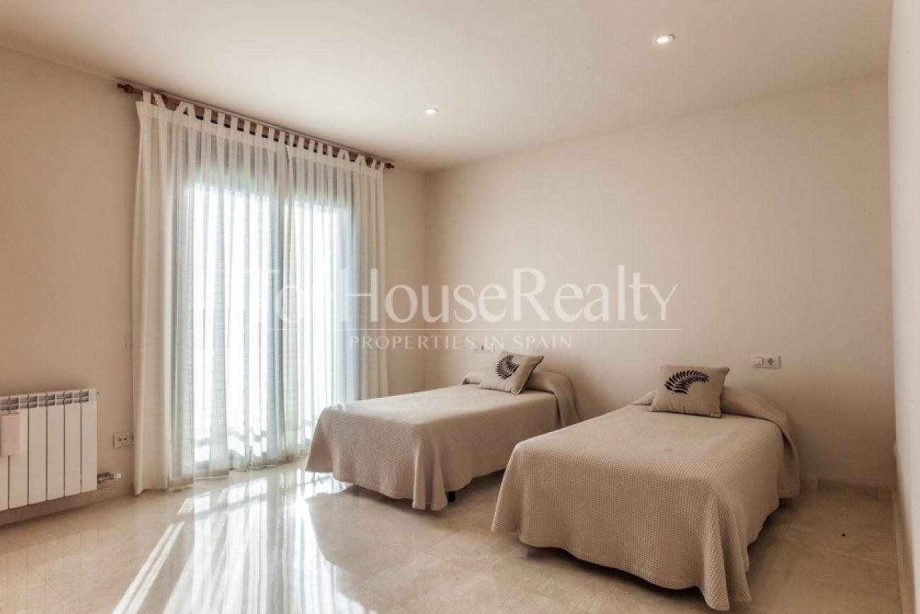 Gran casa con excelentes acabados en Premia de Dalt