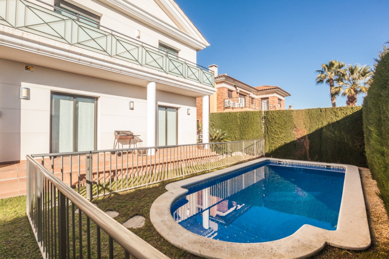 Gran casa con excelentes acabados en Premia de Dalt