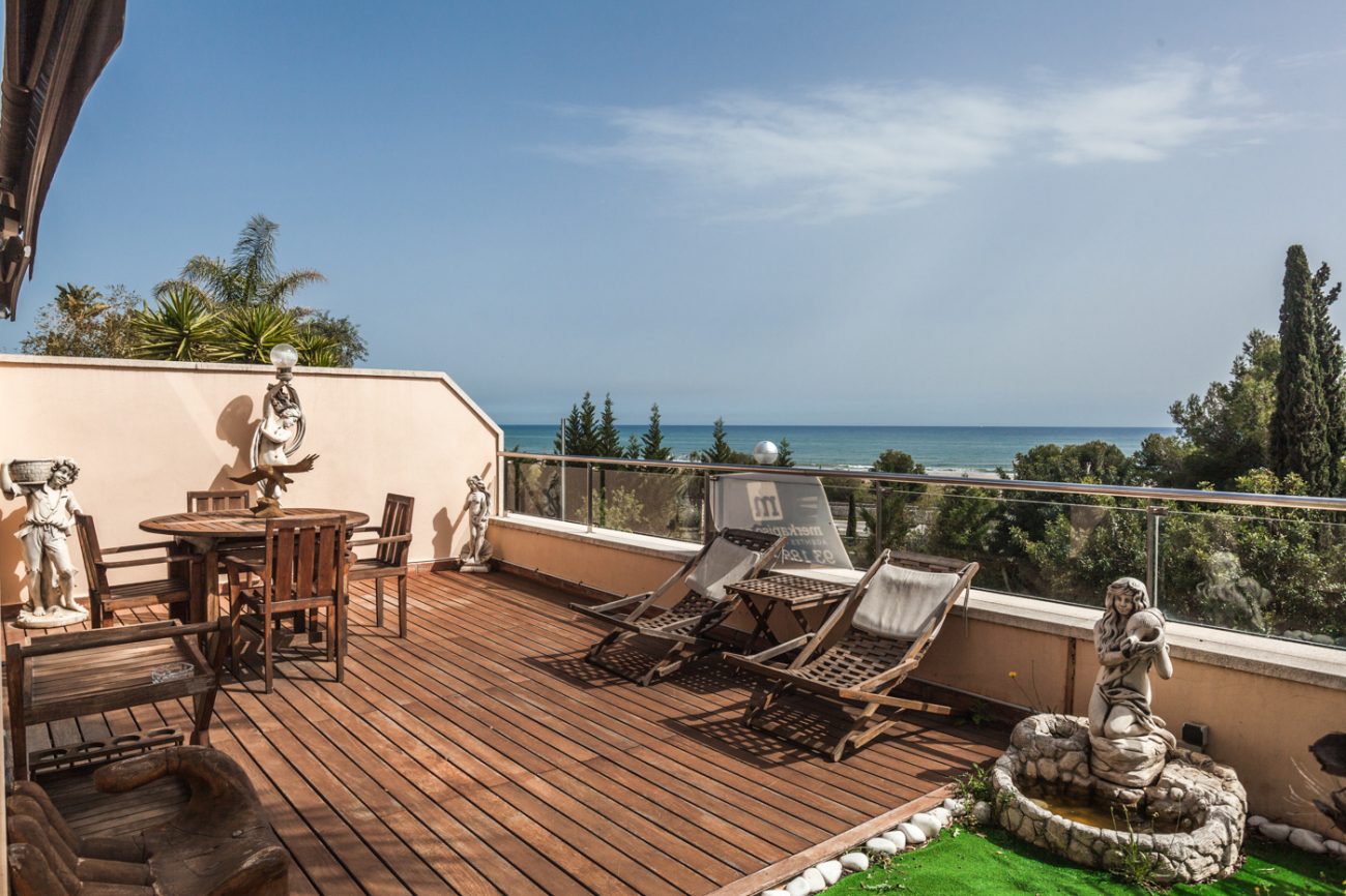 Chalet Pareado con Espectaculares vistas al Mar en Castelldefels