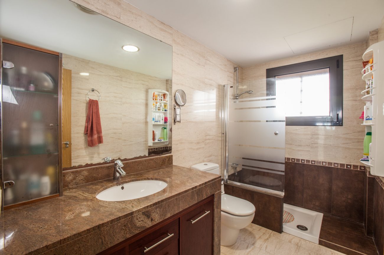 Chalet Pareado con Espectaculares vistas al Mar en Castelldefels