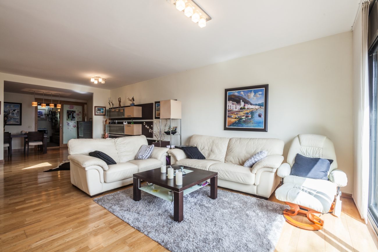 Chalet Pareado con Espectaculares vistas al Mar en Castelldefels