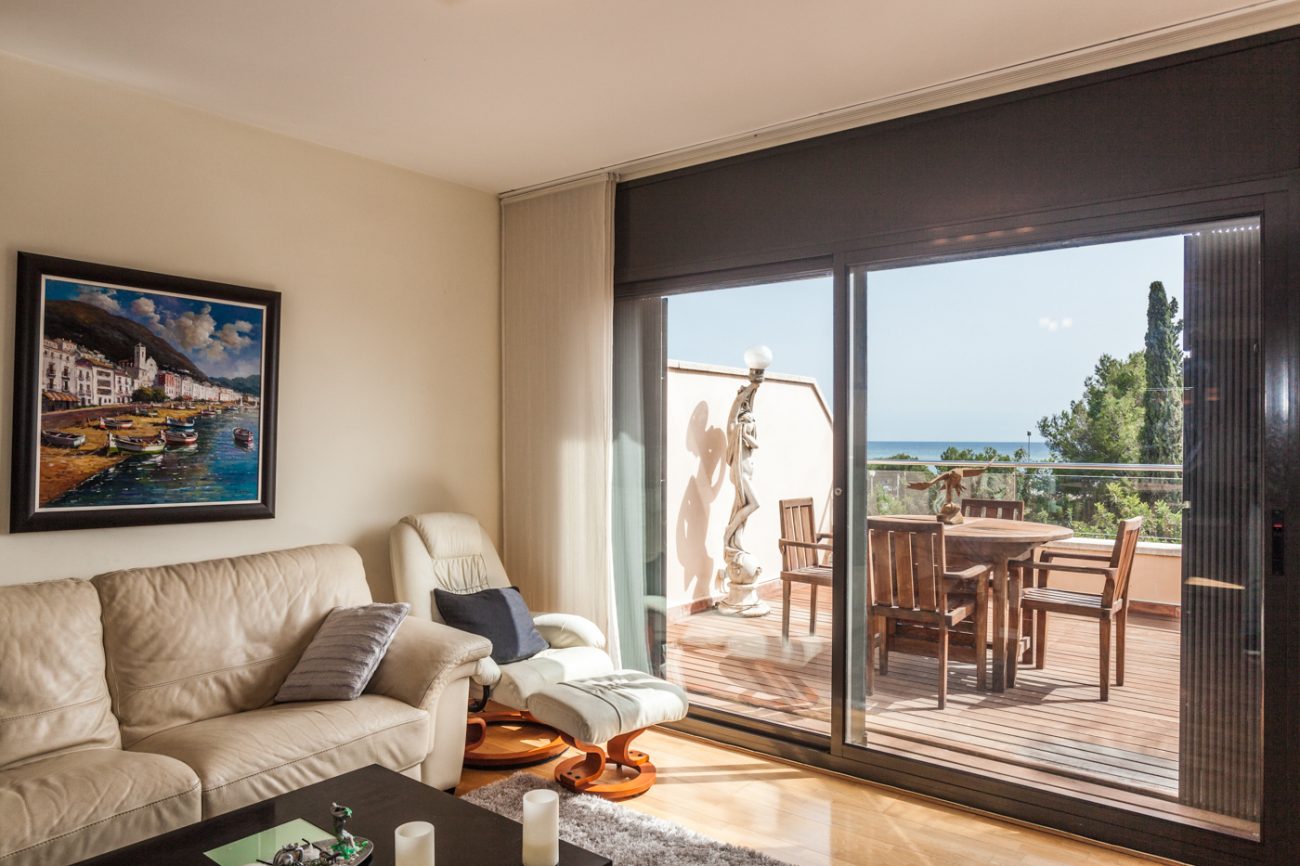 Chalet Pareado con Espectaculares vistas al Mar en Castelldefels