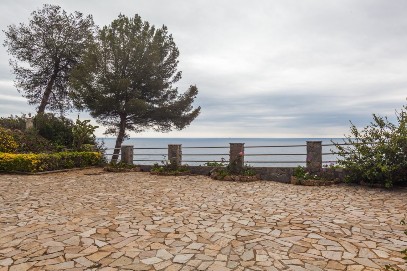 Espectacular casa en primera línea de mar
