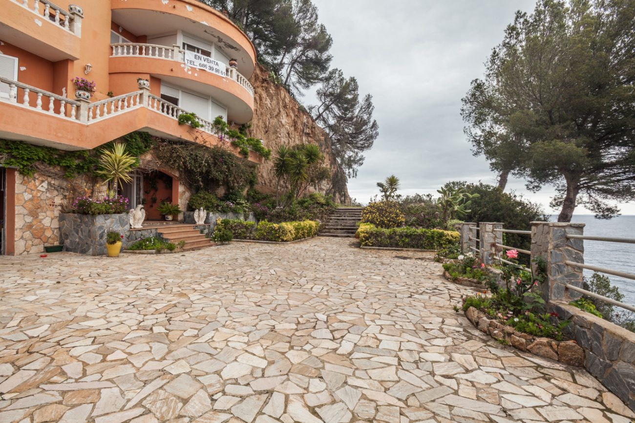 Espectacular casa en primera línea de mar
