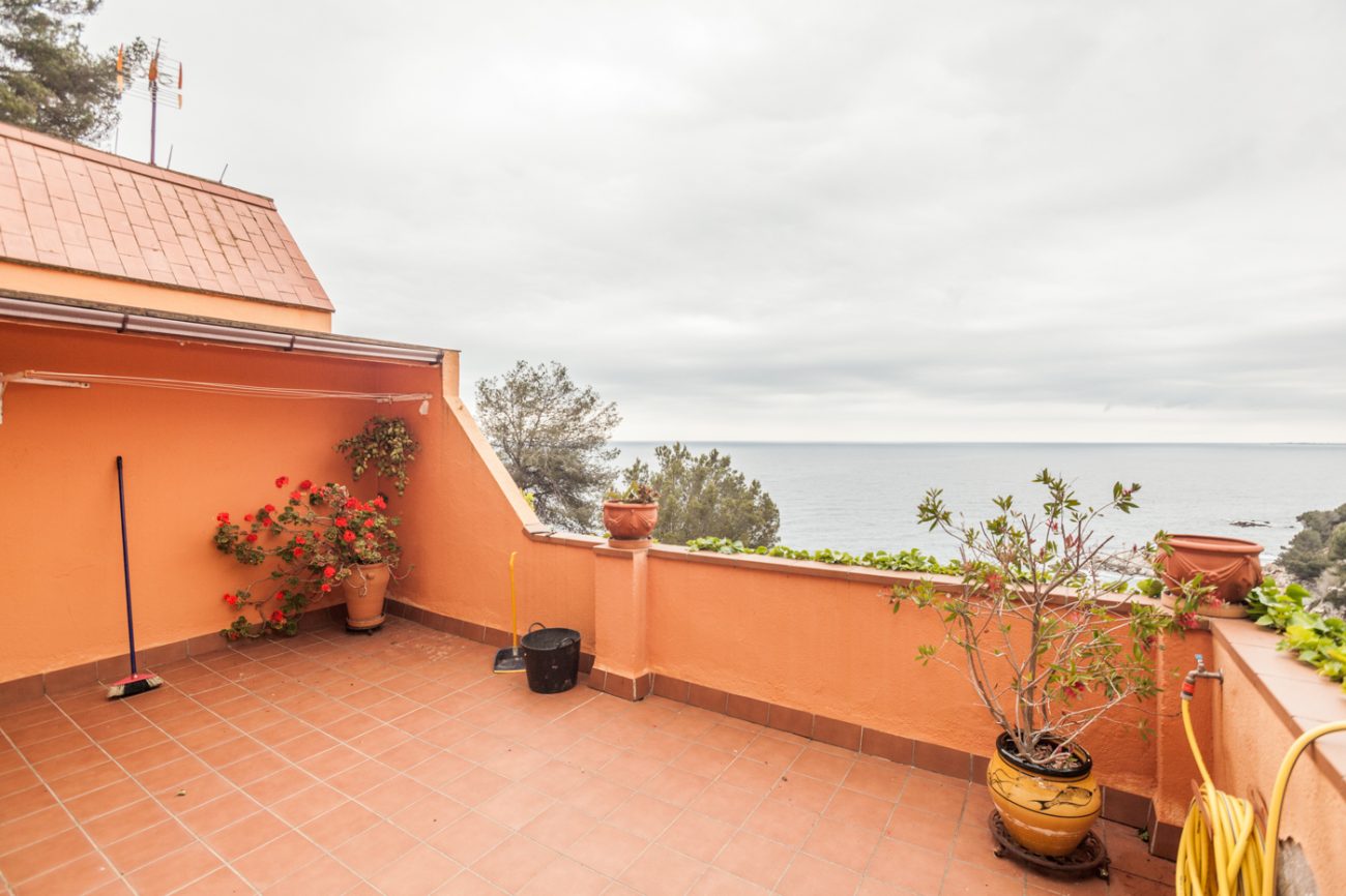 Espectacular casa en primera línea de mar