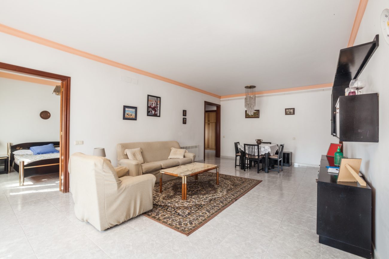 Alquiler de gran casa frente a la playa