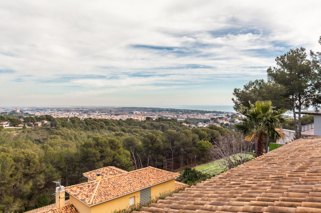 Gran casa de estilo castellano con espectaculares vistas