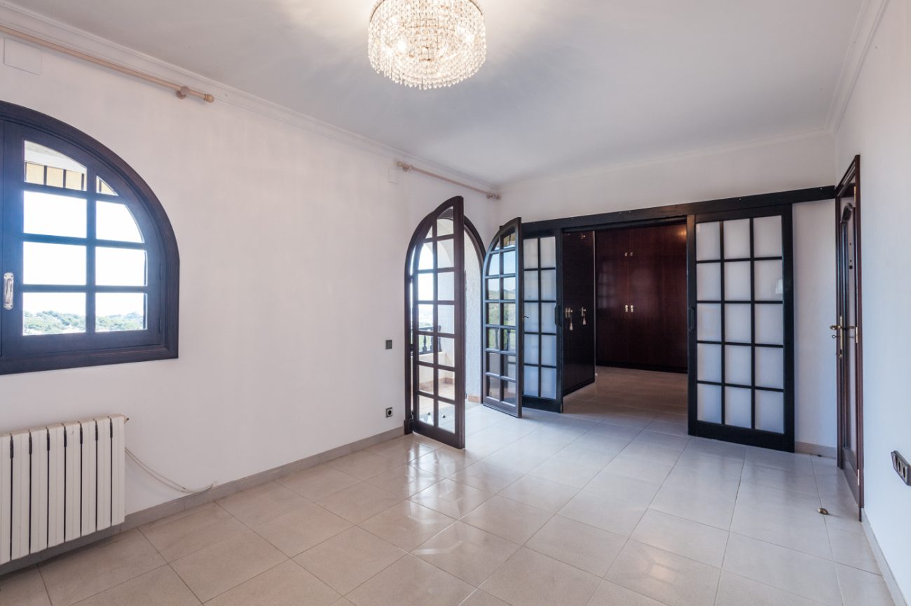 Gran casa de estilo castellano con espectaculares vistas
