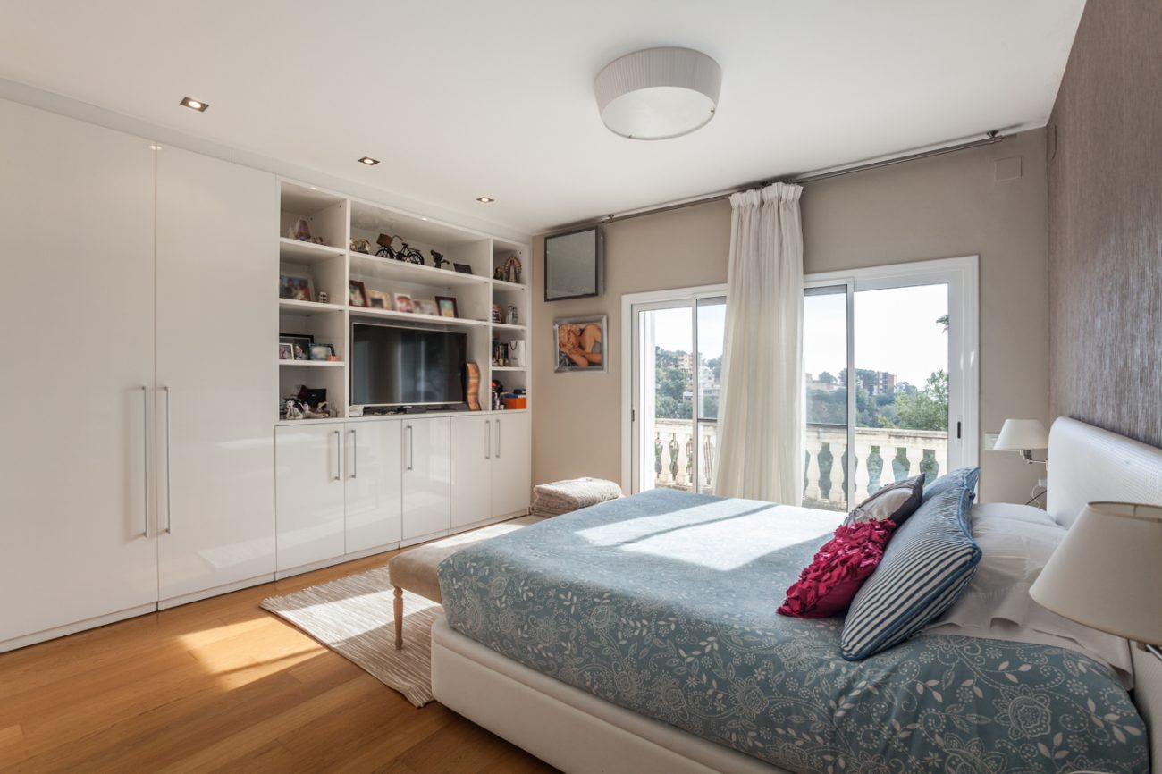 Gran casa reformada con vistas en Castelldefels