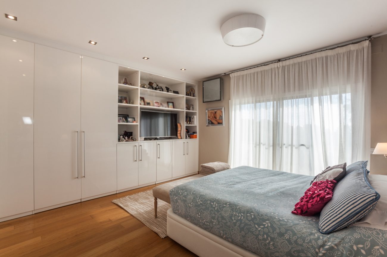 Gran casa reformada con vistas en Castelldefels