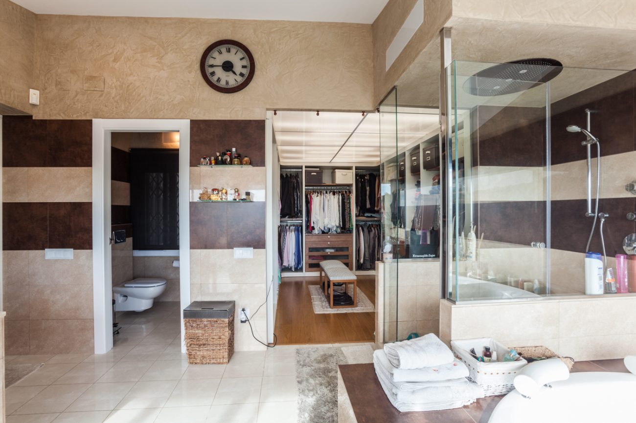 Gran casa reformada con vistas en Castelldefels
