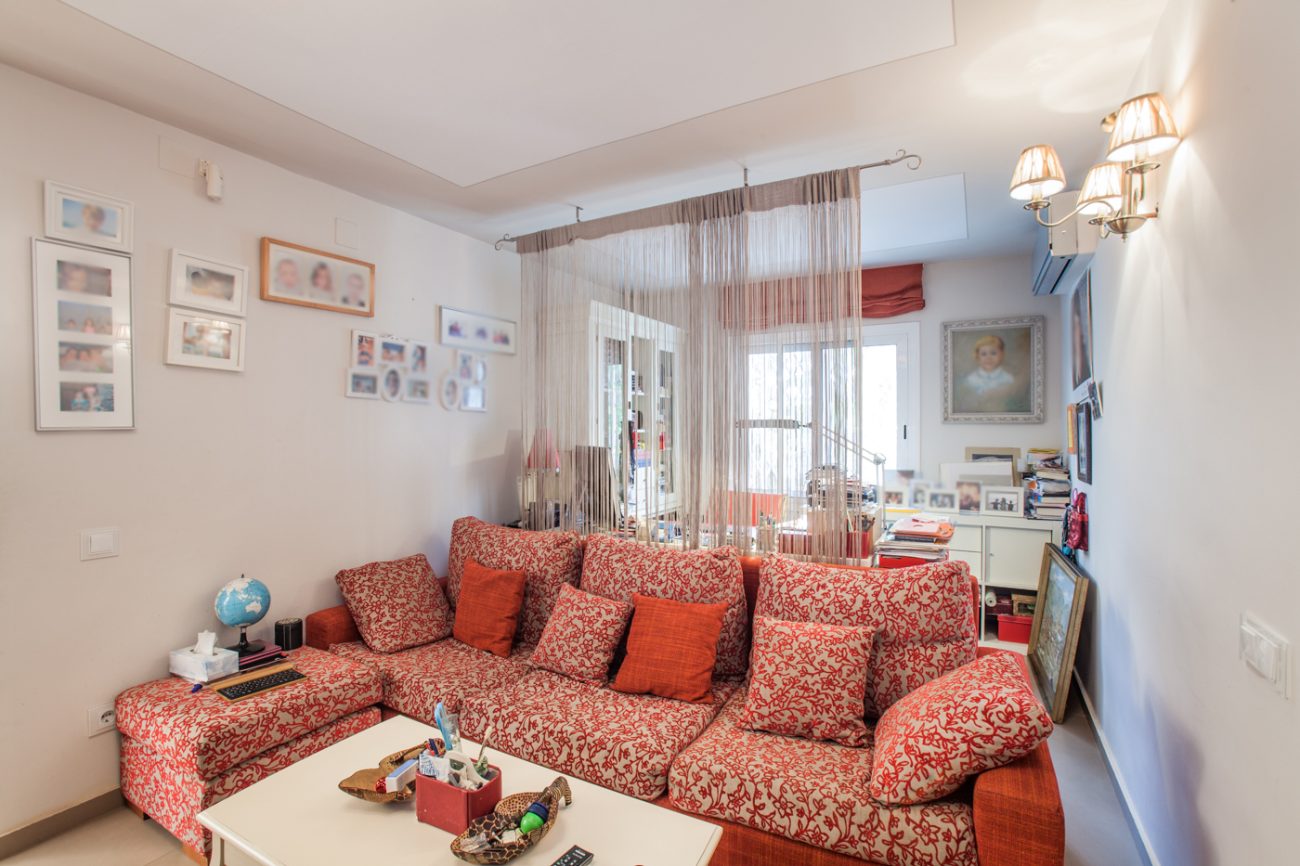 Gran casa reformada con vistas en Castelldefels