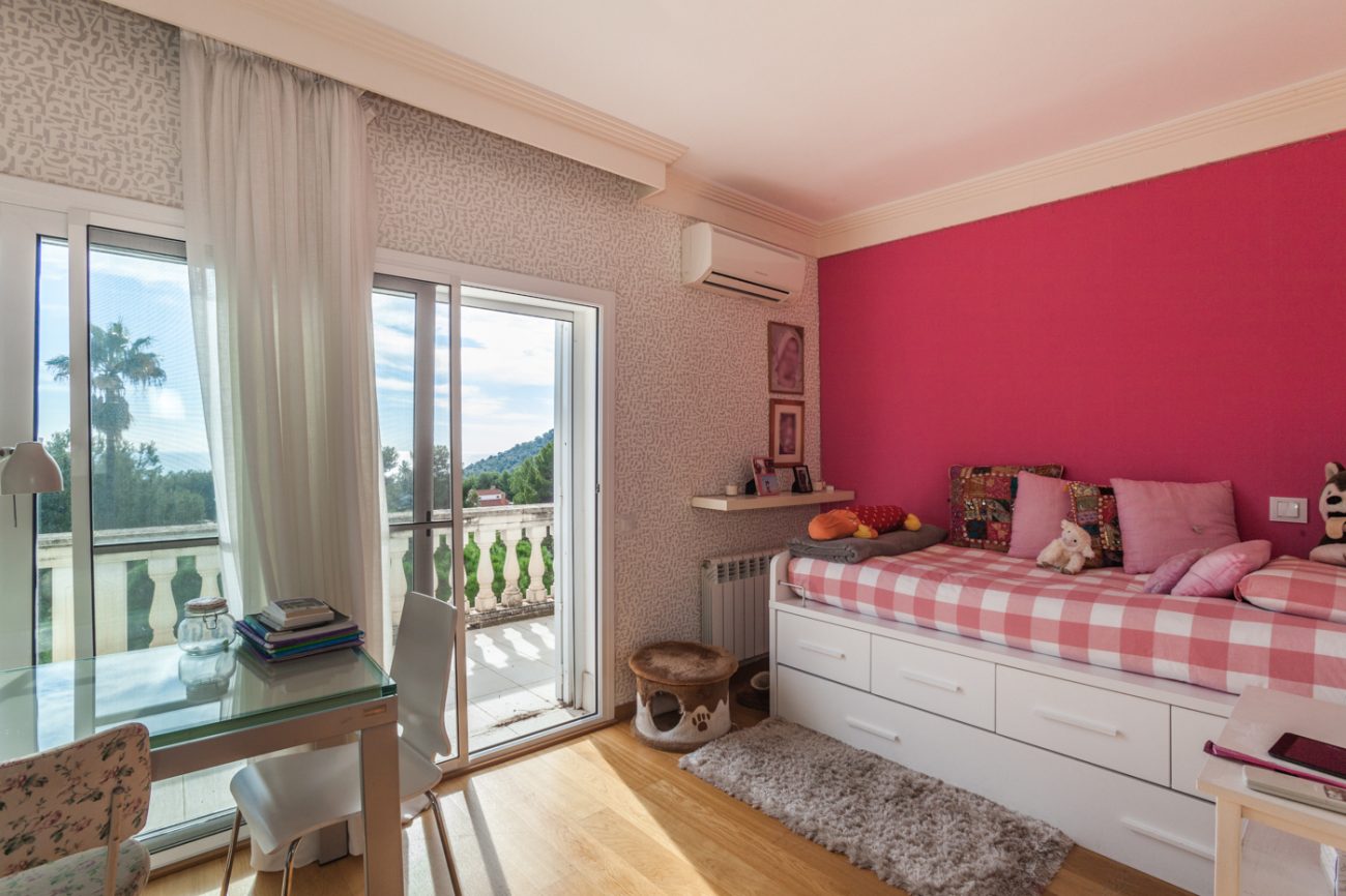 Gran casa reformada con vistas en Castelldefels