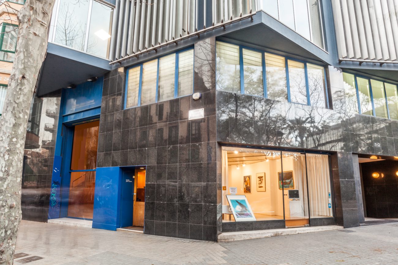 Gran local comercial en el centro de Eixample