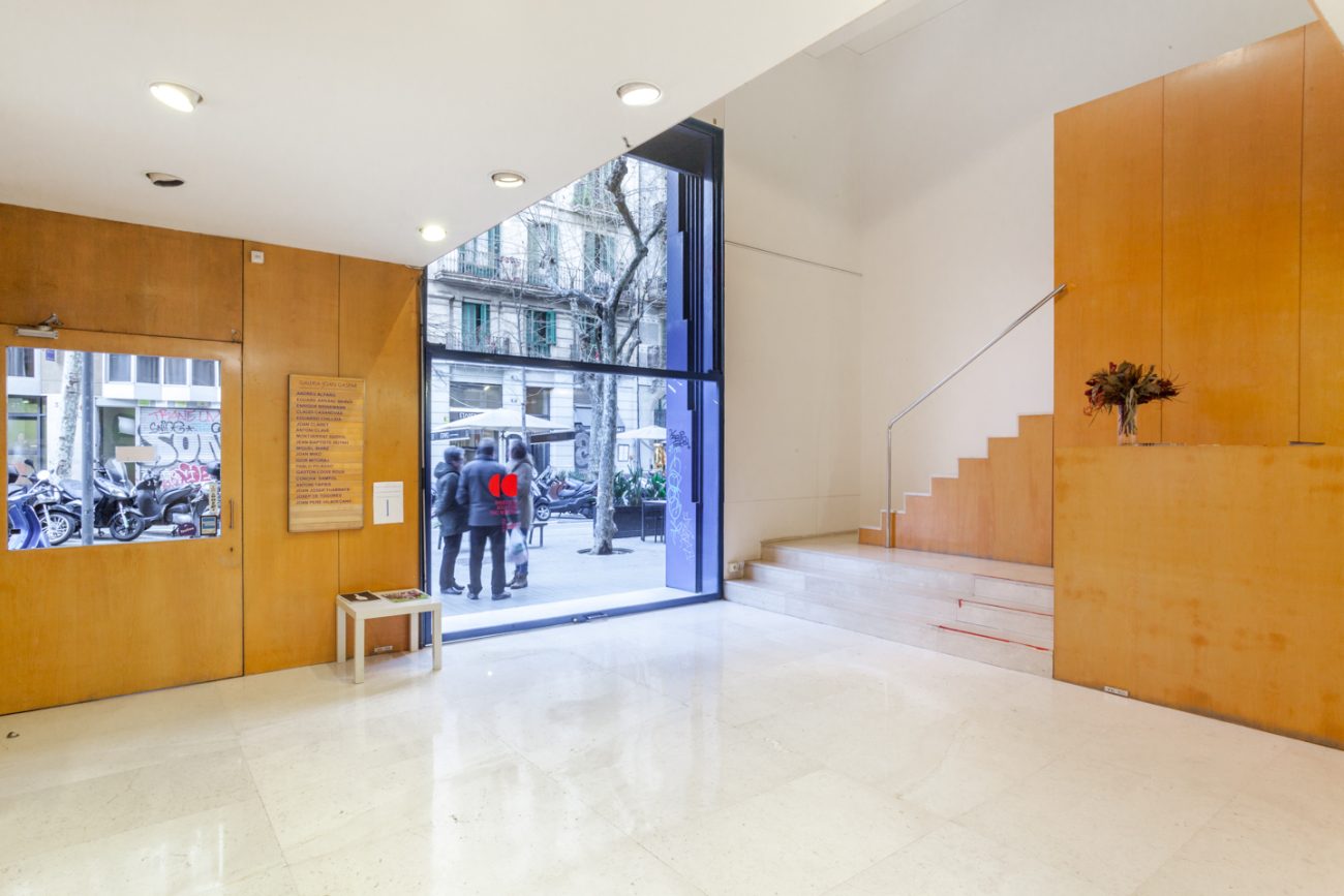 Gran local comercial en el centro de Eixample