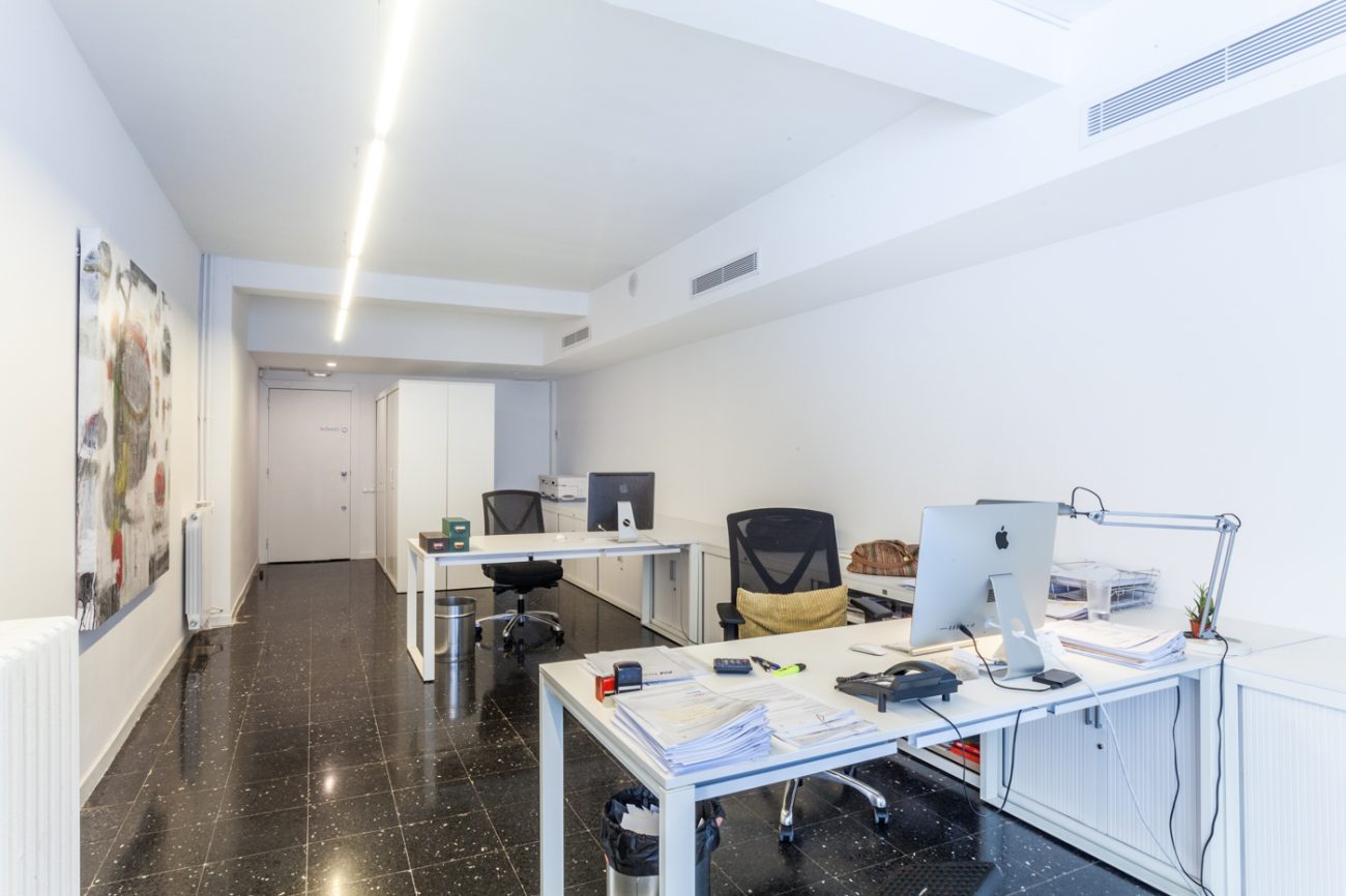Soleada oficina en Balmes