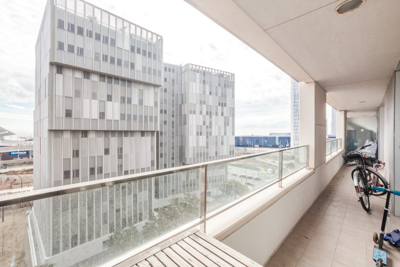 Moderno piso con vistas