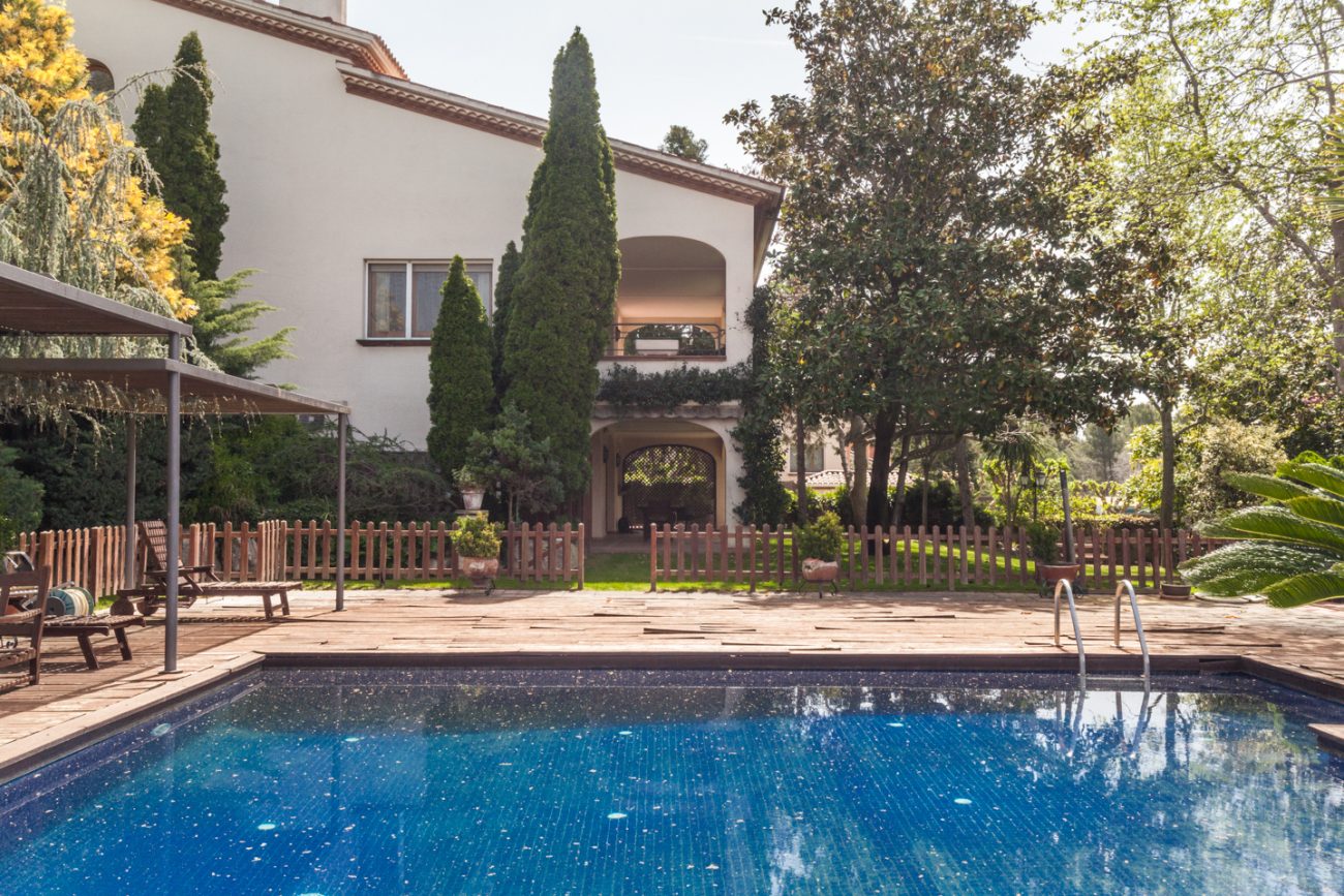 Gran casa con impresionante jardín