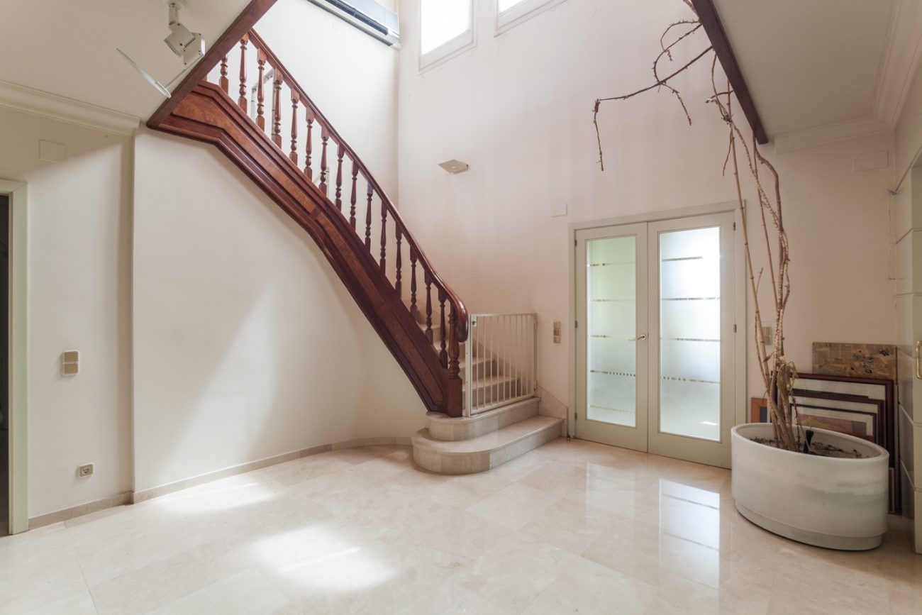 Gran casa con impresionante jardín