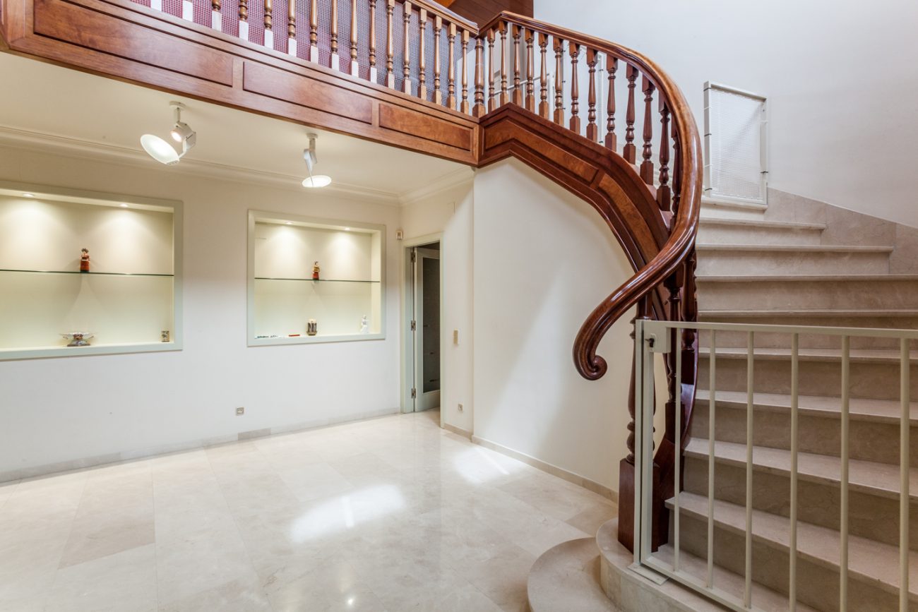 Gran casa con impresionante jardín
