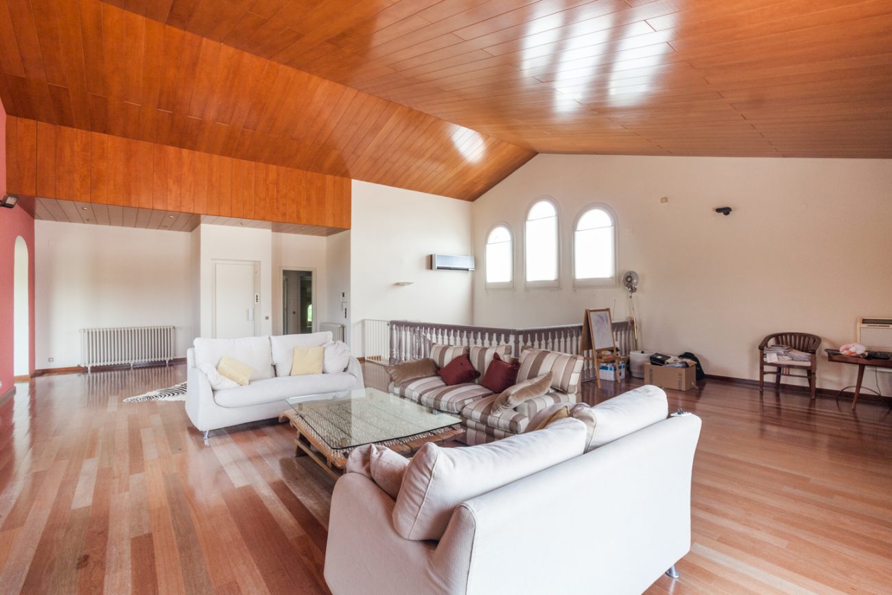 Gran casa con impresionante jardín
