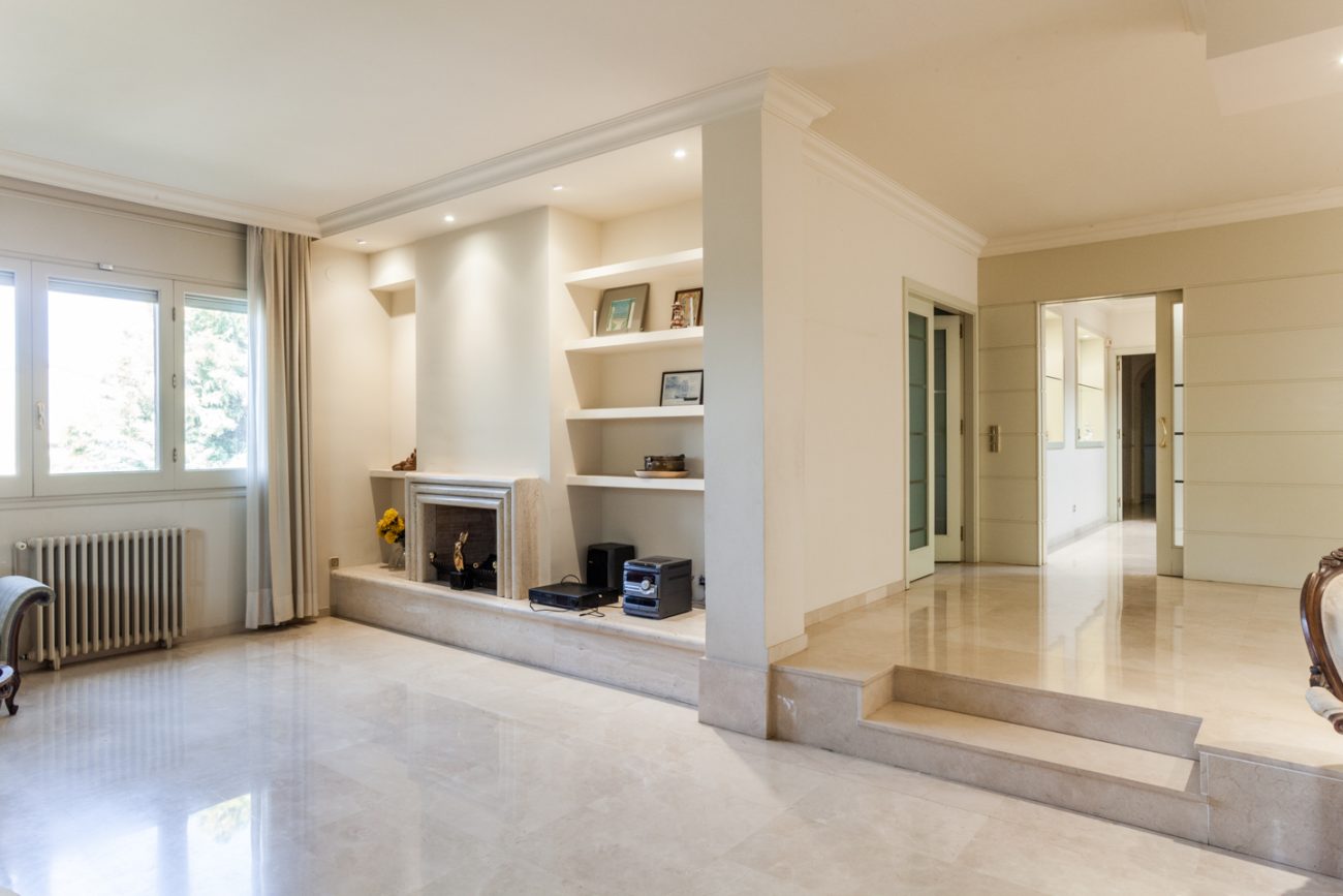 Gran casa con impresionante jardín
