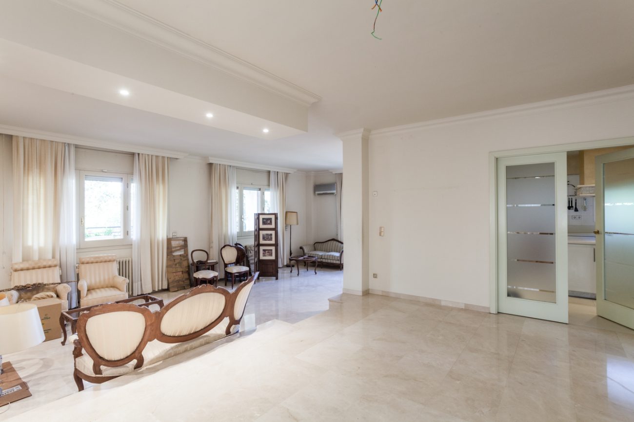 Gran casa con impresionante jardín