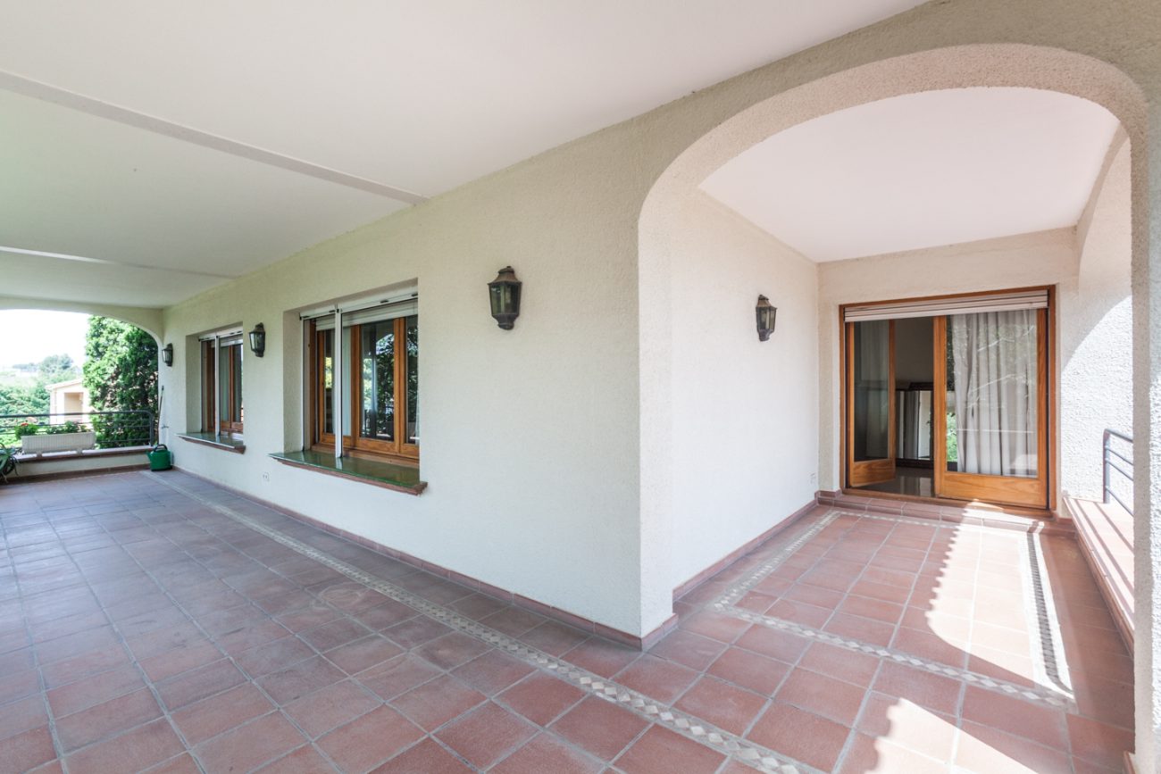 Gran casa con impresionante jardín