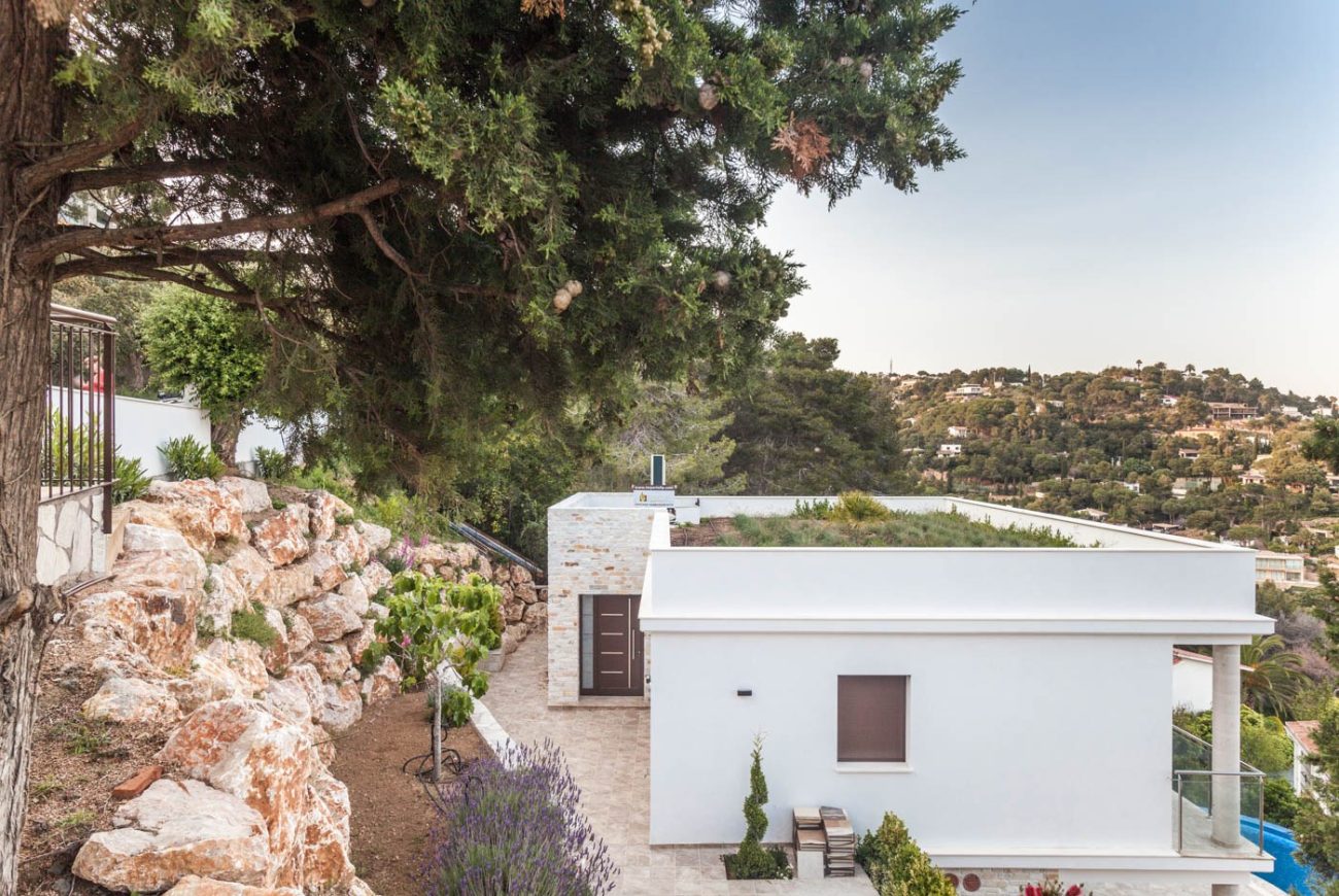 Casa nueva con vistas al mar en Urbanización Privada