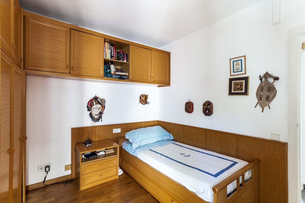 Gran casa a reformar con terreno en Gava Mar