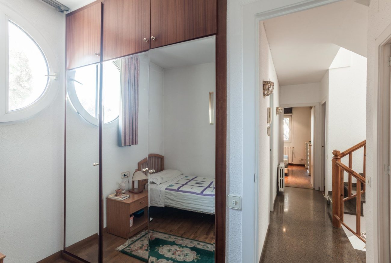 Gran casa a reformar con terreno en Gava Mar