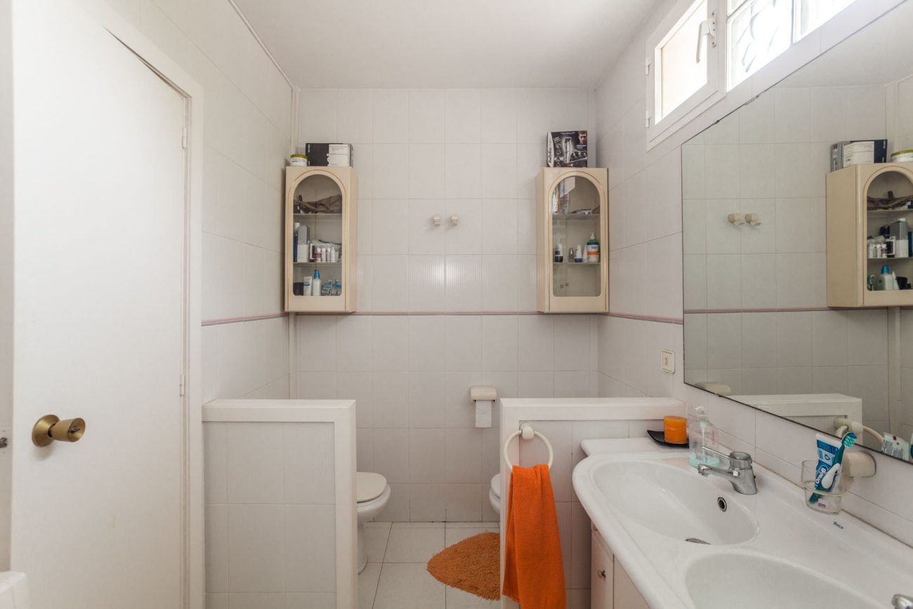 Gran casa a reformar con terreno en Gava Mar