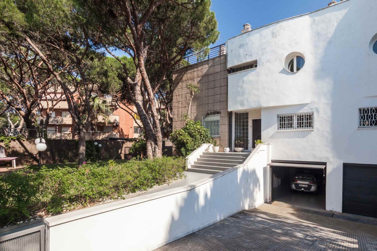 Gran casa a reformar con terreno en Gava Mar