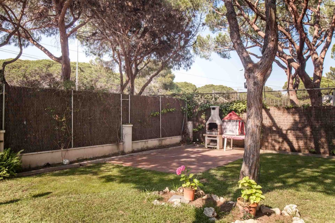 Gran casa a reformar con terreno en Gava Mar