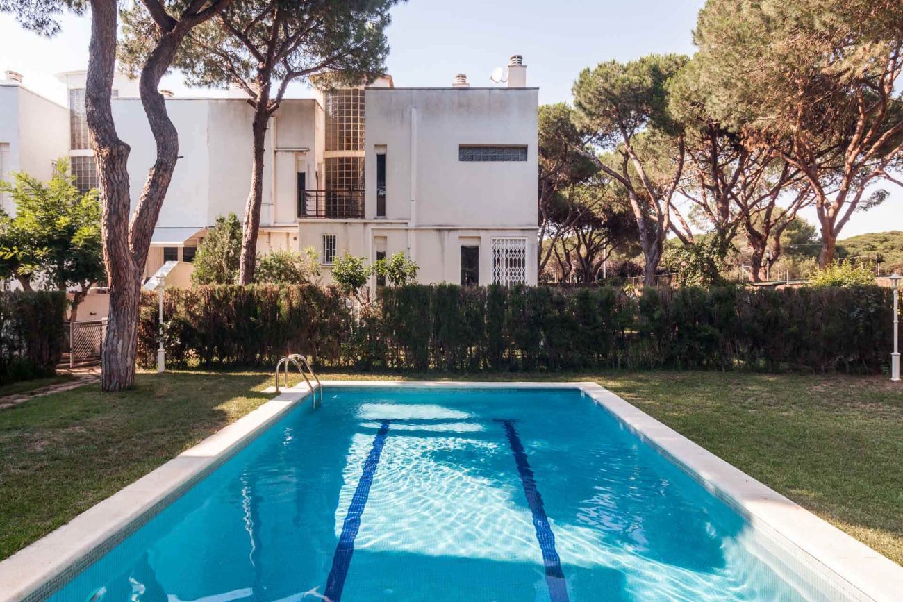 Gran casa a reformar con terreno en Gava Mar