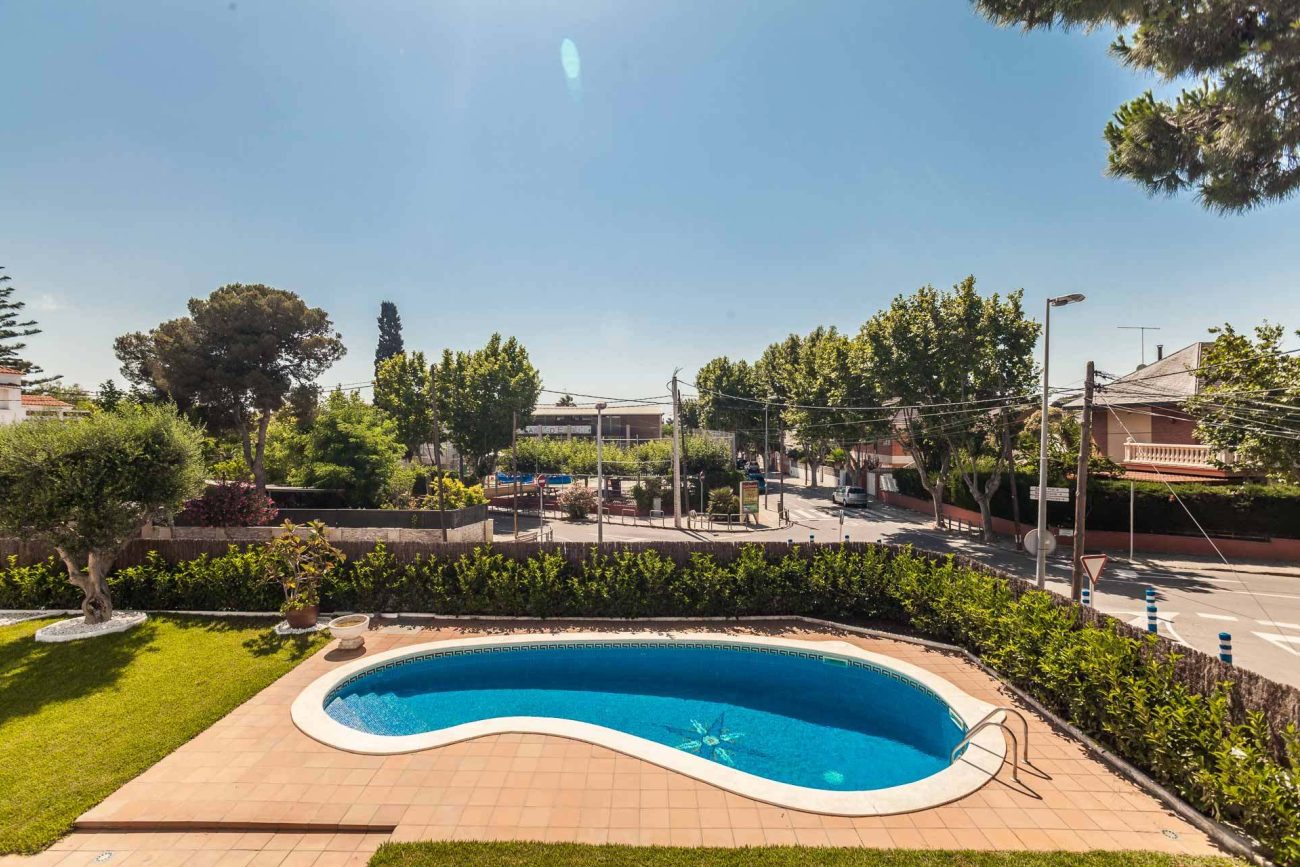 Casa reformada en zona tranquila de Castelldefels
