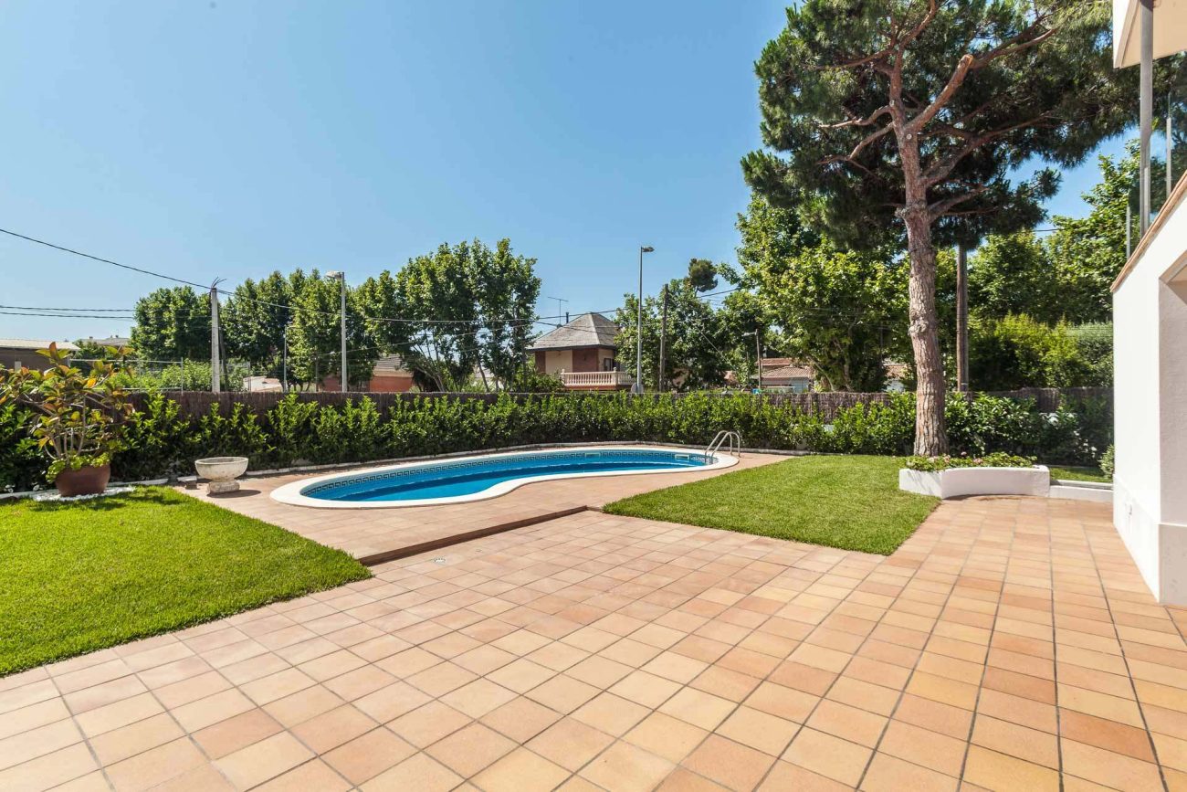 Casa reformada en zona tranquila de Castelldefels