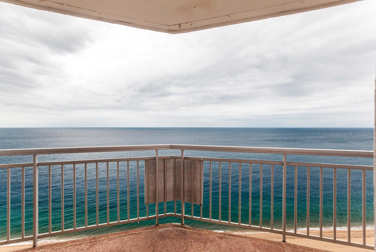 Apartamento con vistas frontales al mar