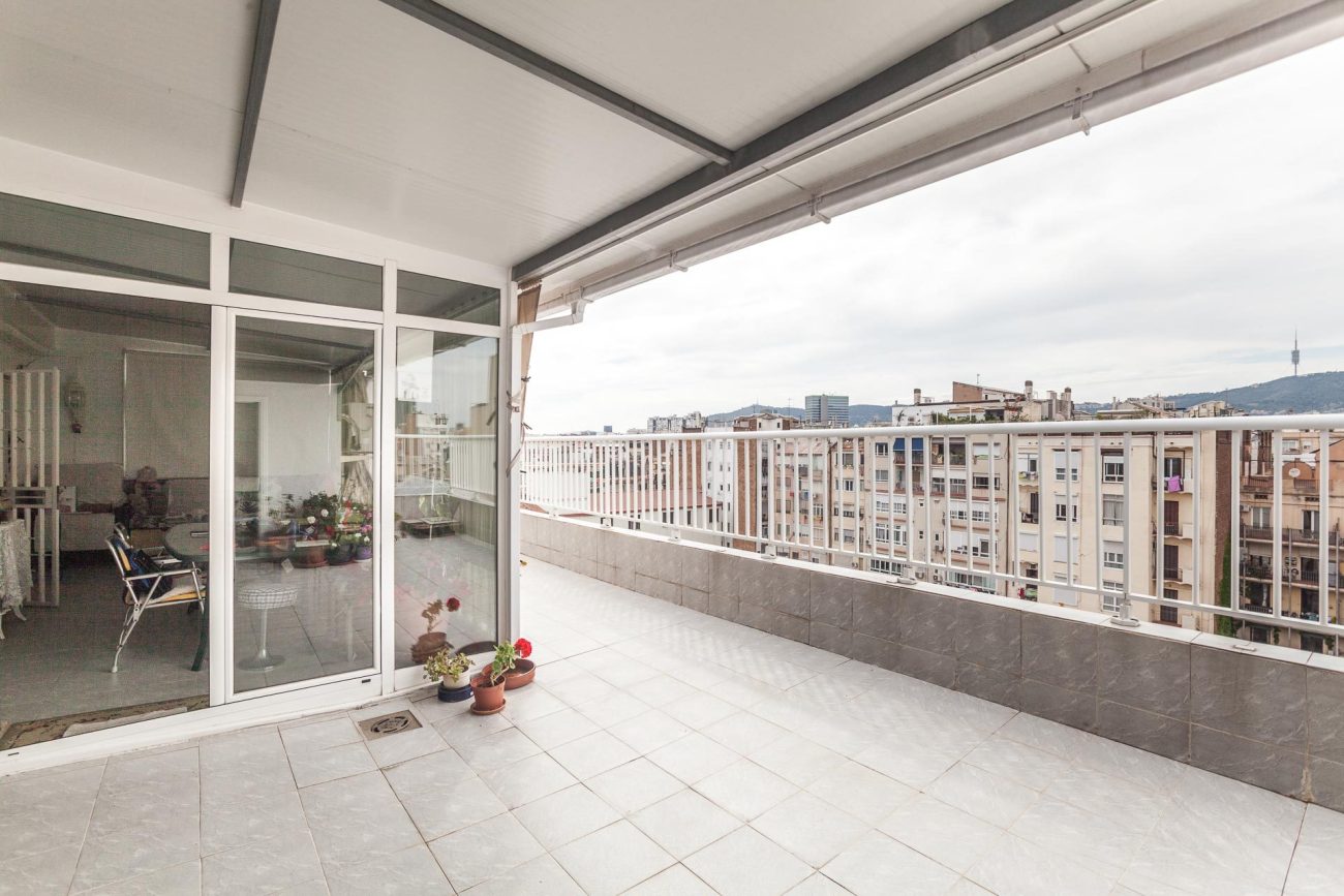 Sobreático con terraza en calle Rosselló en Eixample