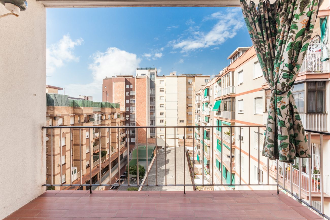 Luminoso piso con terraza en el Eixample Dret