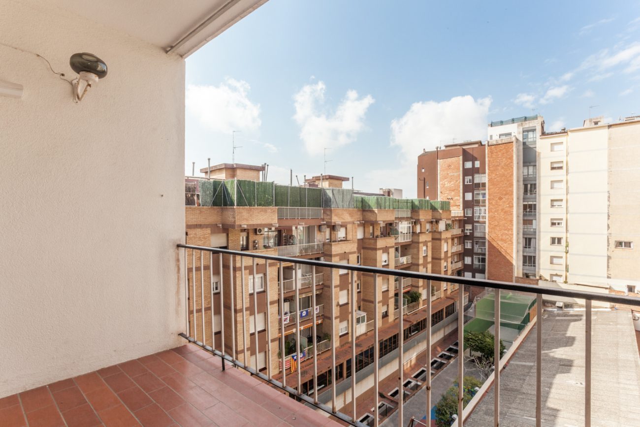 Luminoso piso con terraza en el Eixample Dret