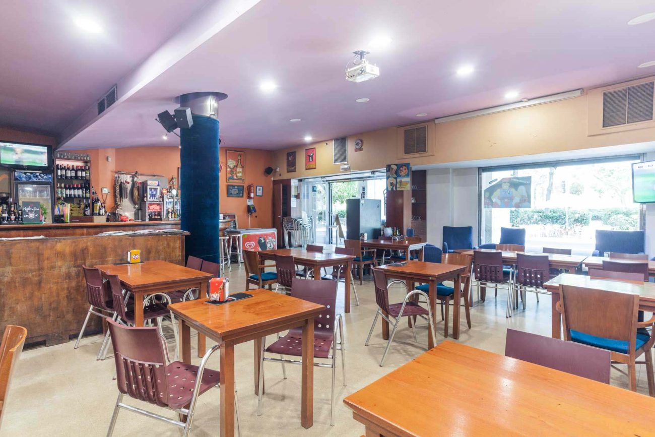 Fabuloso Restaurante cerca de la playa Nova Icaria