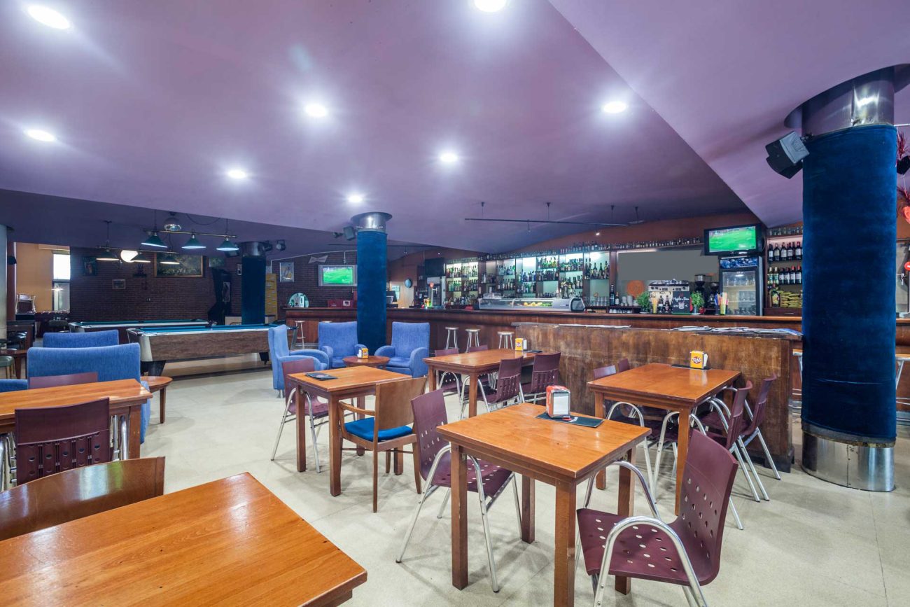 Fabuloso Restaurante cerca de la playa Nova Icaria