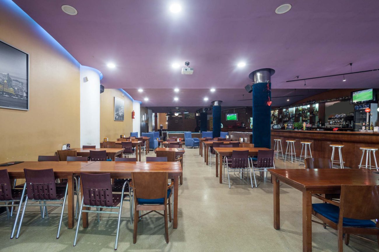 Fabuloso Restaurante cerca de la playa Nova Icaria