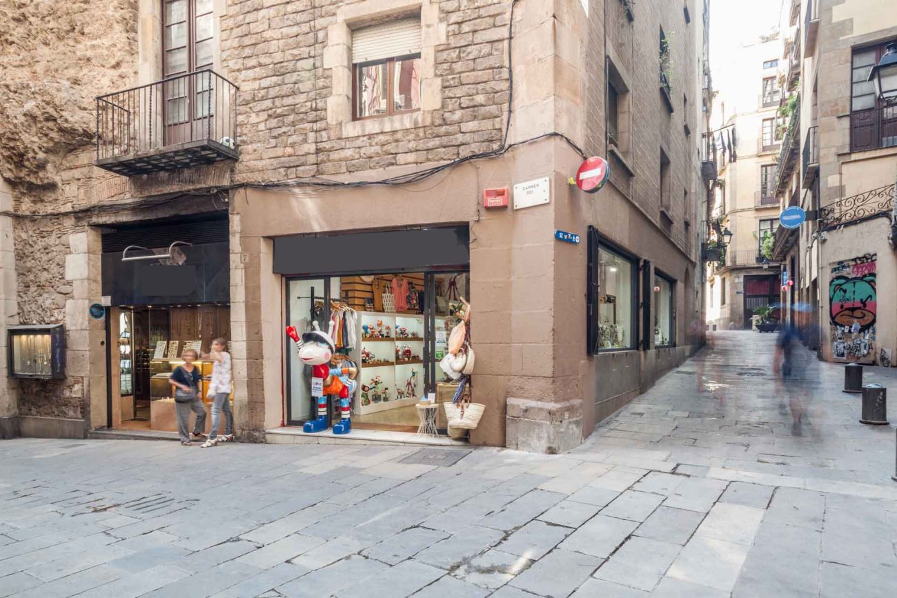 Traspaso en excelente zona comercial de barrio Gótico
