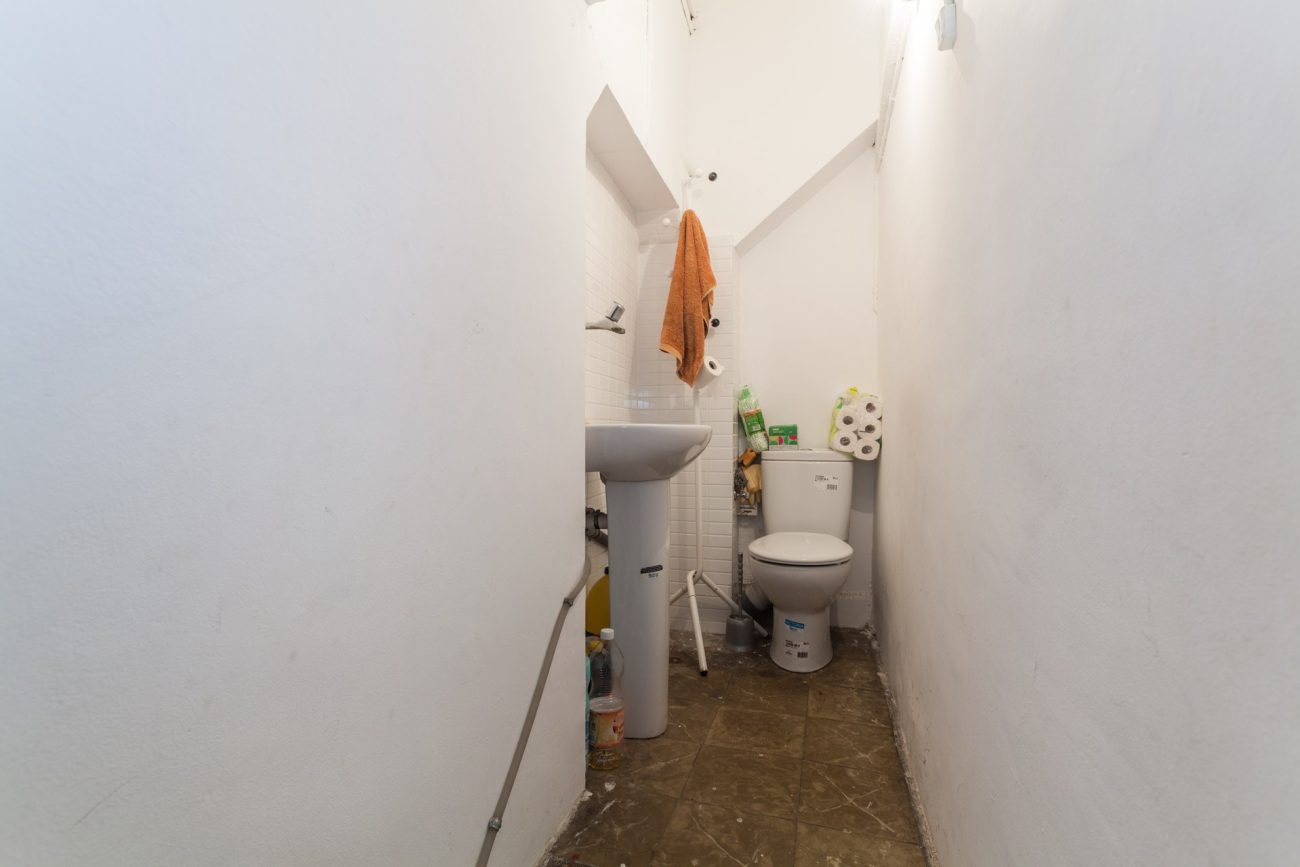 Traspaso en excelente zona comercial de barrio Gótico